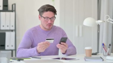 Çevrimiçi Alışveriş Başarısızlığı Orta Çağ Adamı 'ndan Smartphone