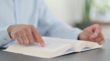 Afrikalı Adam Okuma Kitabı, Kapat 