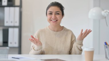 Video Sohbetinde Heyecanlı Hintli Kadın 