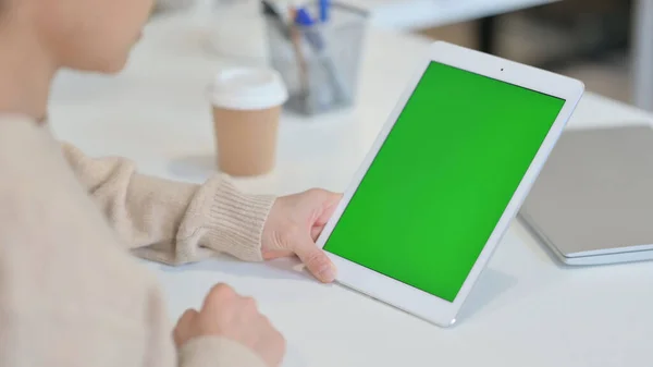 Woman using Tablet with Chroma Screen — Stock Photo, Image