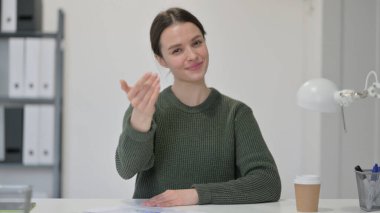 Genç Kadın Takıma Davet Ediyor