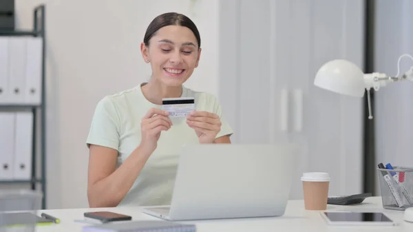 Excited Young Latin Woman Shopping Online on Laptop — Stock Photo, Image