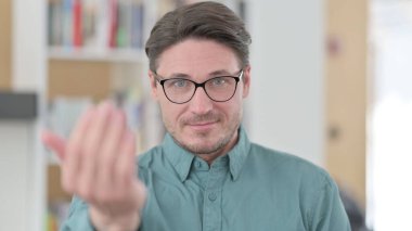 Orta Çağ Adamı İşaret Etme ve Davet Etme 