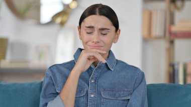 Kayıp Latin Kadın Portresi