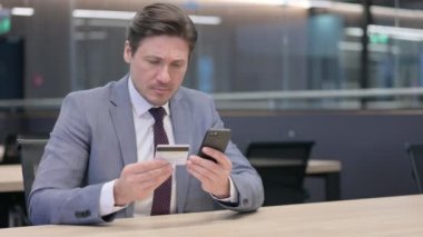 Çevrimiçi Alışveriş Başarısızlığı Orta Çağ Adamı 'ndan Smartphone