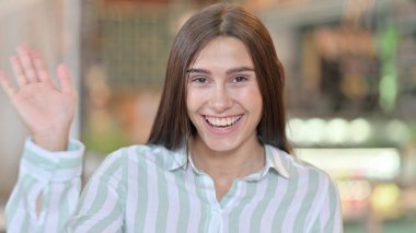 Video Sohbeti yapan Güzel Latin Kadın