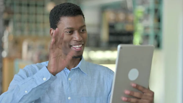 Portré Video Call on Tablet Afrikai Man — Stock Fotó