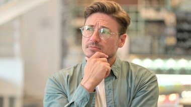 Düşünen Orta Çağ Adamı 'nın Portresi