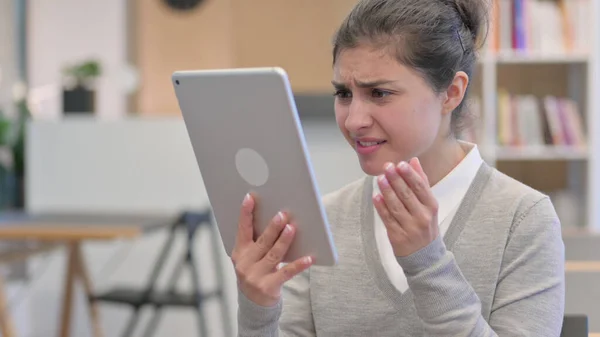 Upset Young Indian Woman having Loss on Tablet — Stock Photo, Image