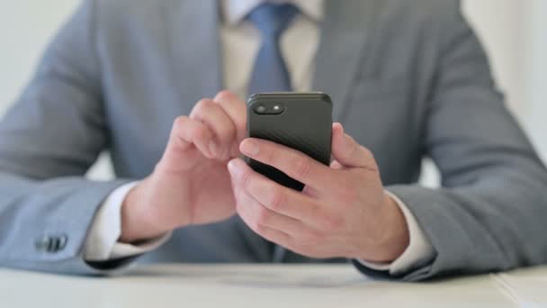 Close Up of Businessman using Smartphone, Mobile — Stock video