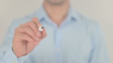 Davranış Kodu, Saydam Ekranda Yazan Adam