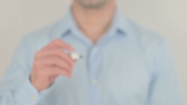 Yardımcı Başrol, Saydam Ekranda Yazan Adam