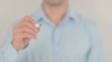 Karşılaştırma, Saydam Ekranda Yazan Adam