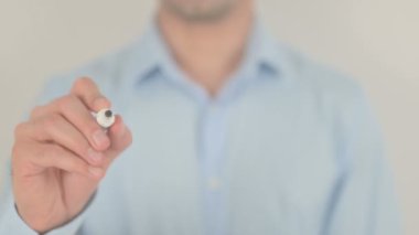 Yarışma, Saydam Ekranda Yazan Adam