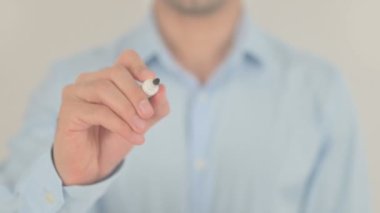 Hızlı İş, Saydam Ekranda Yazan Adam