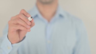 Dünyanı Değiştir, Saydam Ekranda Yazan Adam