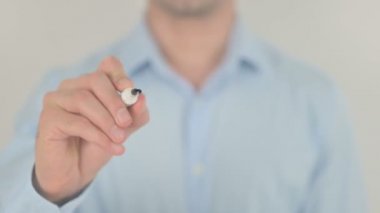 Müşteri Önce, Saydam Ekranda Yazan Adam