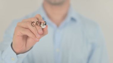 Yaratıcılık, Zekanın Eğlencesine Sahip Olmasıdır, İnsan Saydam Ekranda Yazar