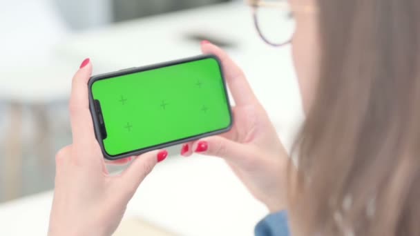 Збереження Smartphone Horizontal з Green Chroma Screen — стокове відео