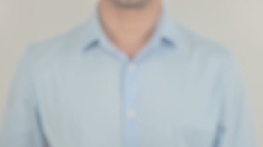 Devam et, Saydam Ekranda Yazan Adam