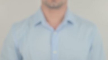 Avukat, Saydam Ekranda Yazan Adam