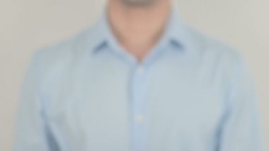 Büyüyen İş, Şeffaf Ekranda Yazan Adam