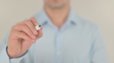 Sınırsız Hedefleri Ayarla, Saydam Ekranda Yazan Adam