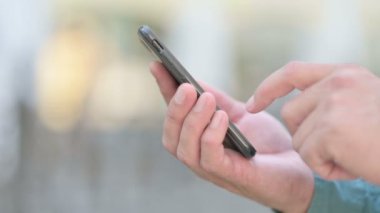Orta Çağ 'da Akıllı Telefona Bakan Adam' ın Kapanışı 