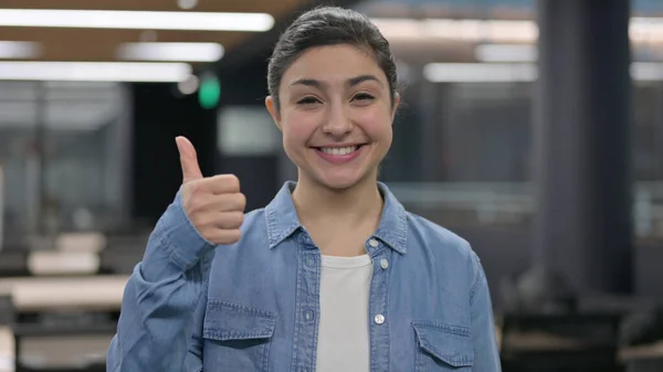 Portrait of Indian Woman showing Thumbs Up Sign — Stock Photo, Image