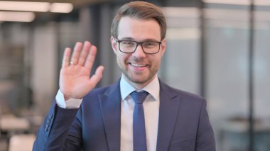 Genç İşadamı 'nın Portresi El sallıyor, Hoş Geldiniz