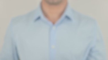 Kazanan, Saydam Ekranda Yazan Adam