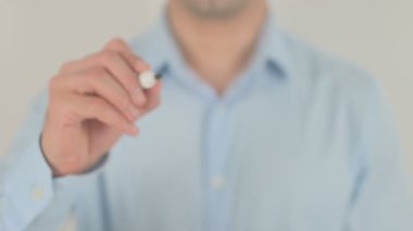 Yeniden Başla, Saydam Ekranda Yazan Adam