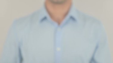 Makbuz, Saydam Ekranda Yazan Adam