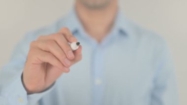 Bakım Altında, Saydam Ekranda Yazan Adam