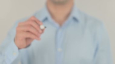 Adım adım, Saydam Ekranda Yazan Adam