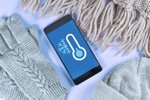 Concept Cold Temperatures Snow Degrees Mobile Phone Showing Weather Forecast — Stock Photo, Image