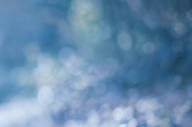 Soğuk mavi renklerle soyut bokeh bulanık arkaplan