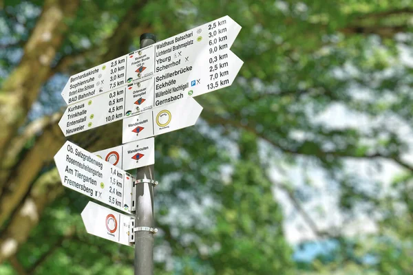 Baden Baden Germania Luglio 2021 Segnaletica Con Indicazioni Stradali Distanza — Foto Stock