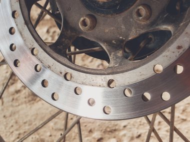 Motosiklet disk fren kapatın