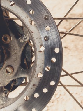 Motosiklet disk fren kapatın