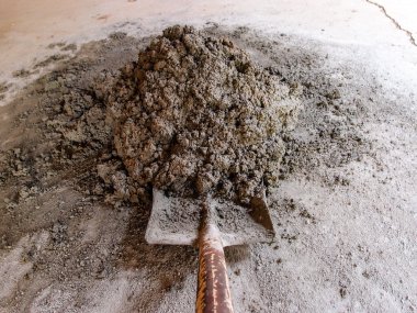 bir kürek ile Çimento Mikser