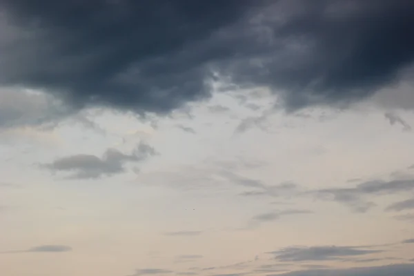雷雨の前に暗雲 — ストック写真