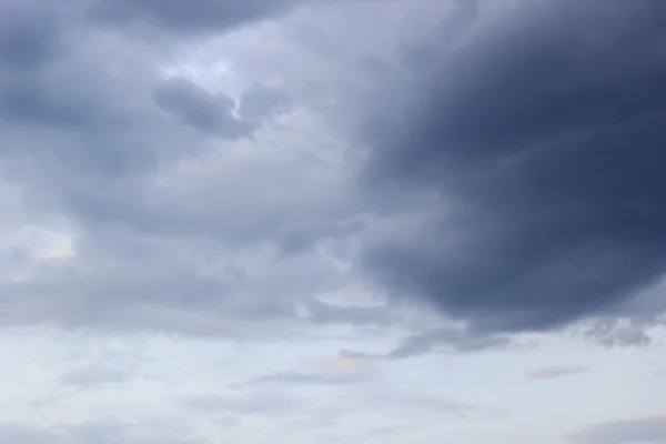 雷雨の前に暗雲 — ストック写真