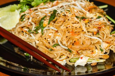 Tayland yemeği Pad Thai