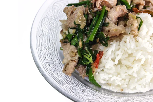 Thais gekruid voedsel basilicum varkensvlees gebakken rijst — Stockfoto