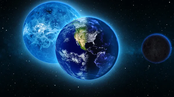 Planeta Terra com Sol no Universo ou no Espaço, Globo e Galáxia numa nuvem nebulosa . Imagem De Stock