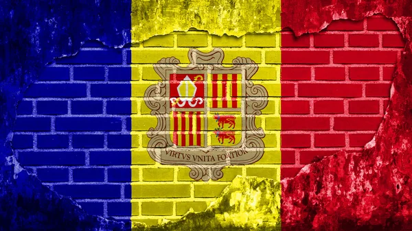 Flagga Andorra målad på tegelvägg — Stockfoto