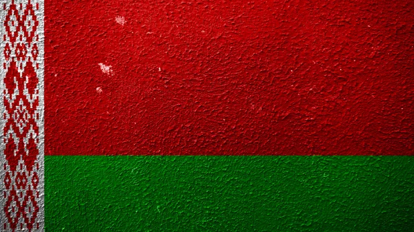 Beyaz Rusya bayrağı, paslı boya dokusuna boyanmış Belarus bayrağı — Stok fotoğraf