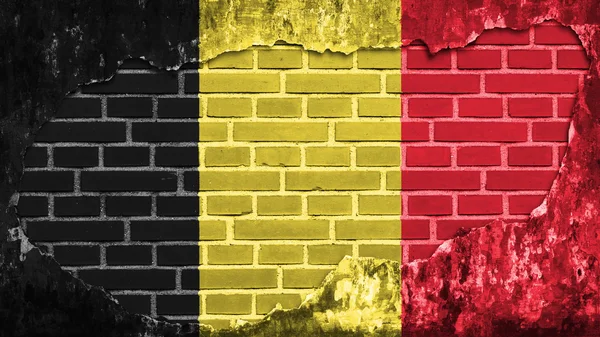 Flagge Belgiens, belgische Flagge auf Ziegelwand gemalt — Stockfoto