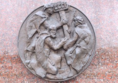 İkinci Dünya Savaşı anıtı, taşa oyulmuş ve oyulmuş.